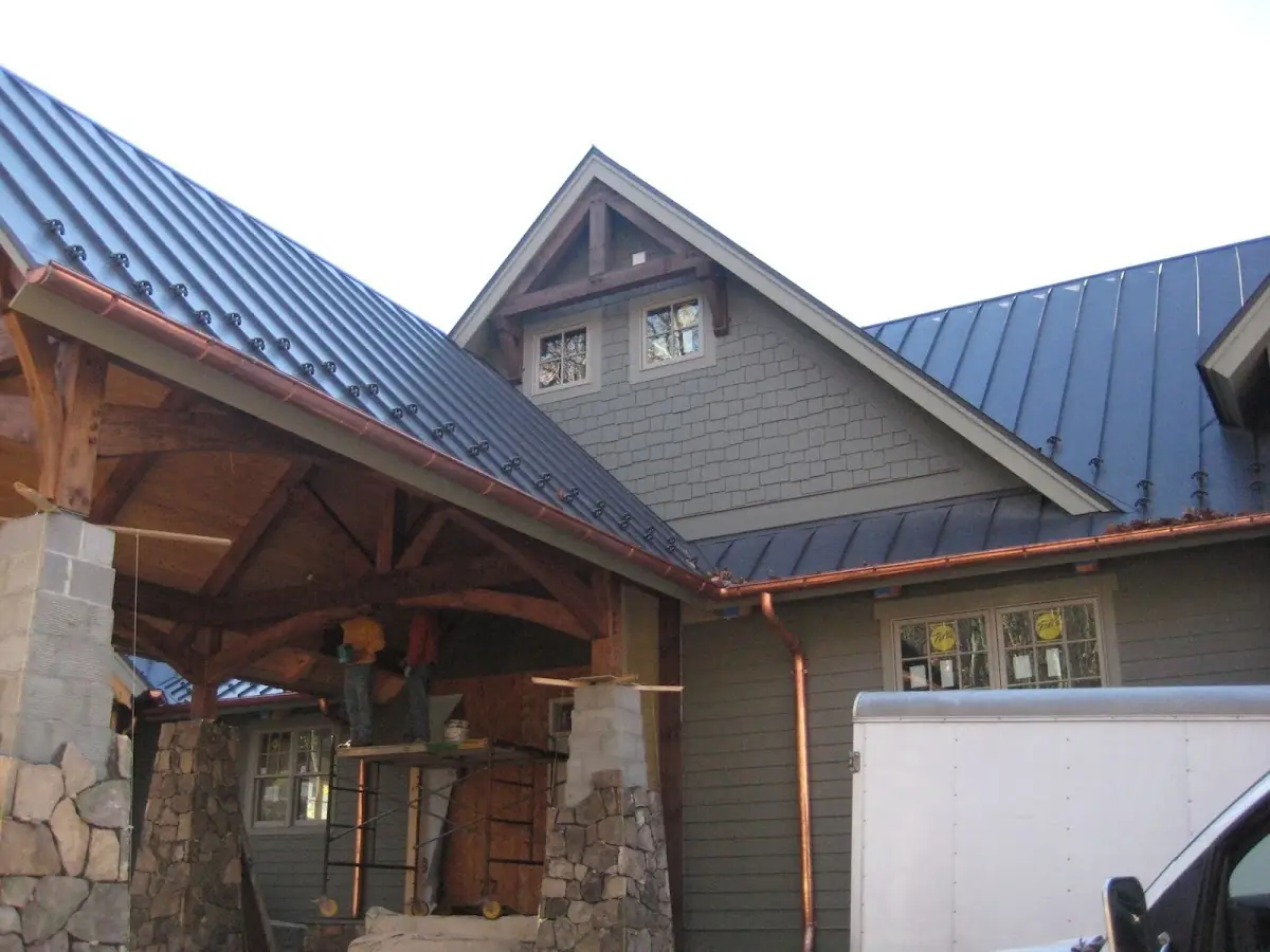 Craftsman Roofing team delivering quality roofing work in Niverton